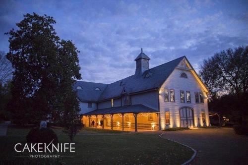 belle meade carriage house night photo