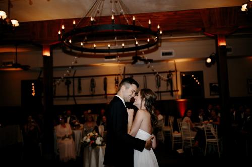 indoor wedding romantic photo  